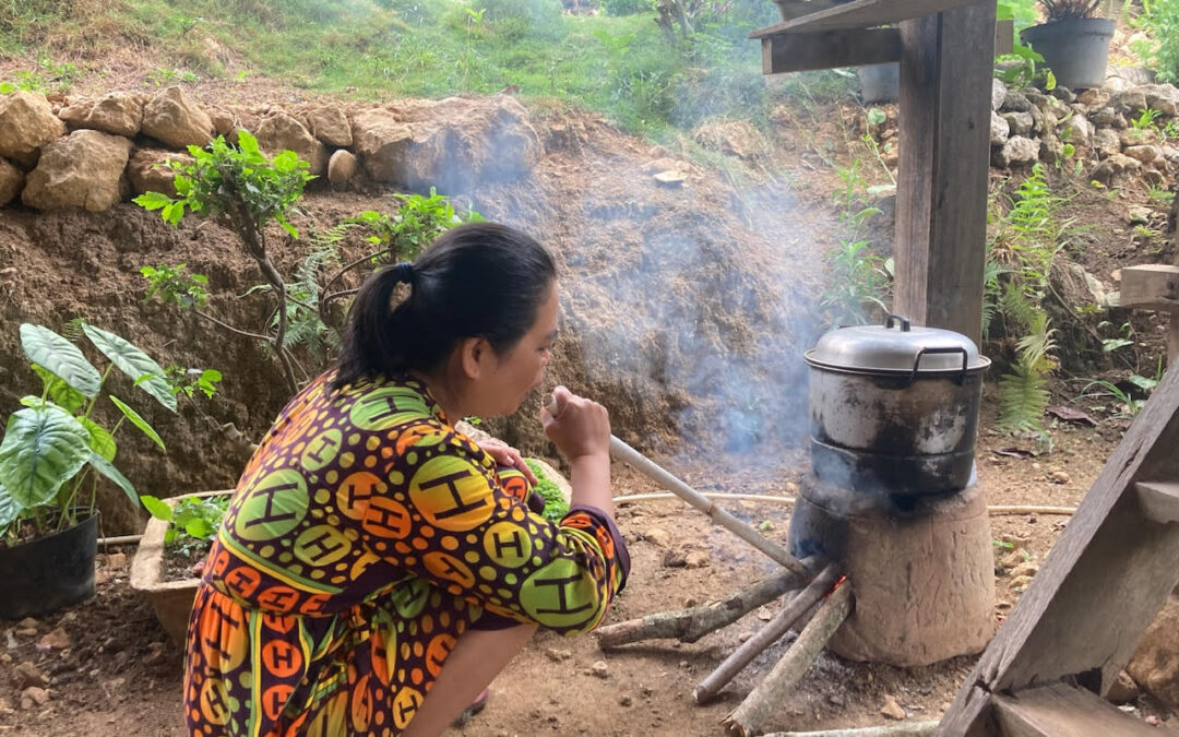 Bibelordet forsätter att beröra översättarnabland folket Oka
